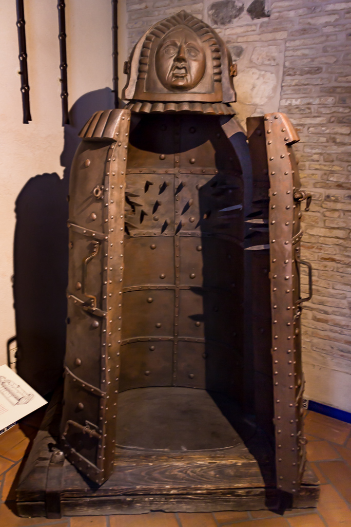 A Peek Into the Middle Ages – Medieval Torture Equipment ...