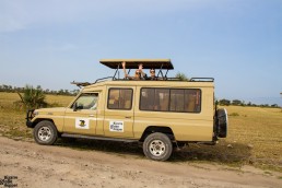 Niina and Piritta in the safari jeep in Tanzania